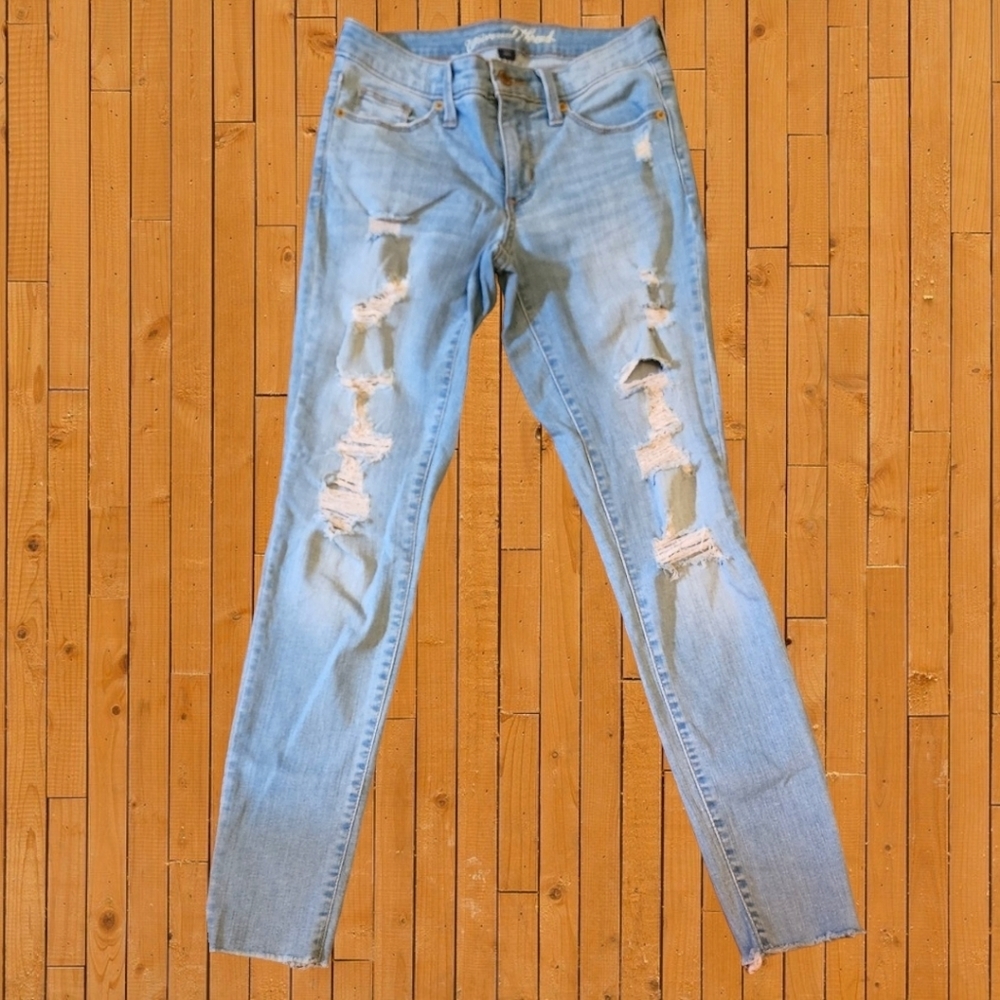 Universal Thread Distressed Ripped Light Blue Jeans - Picture 11 of 11